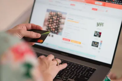 How to Combine Coupons and Cashback for Extra Discounts 2025